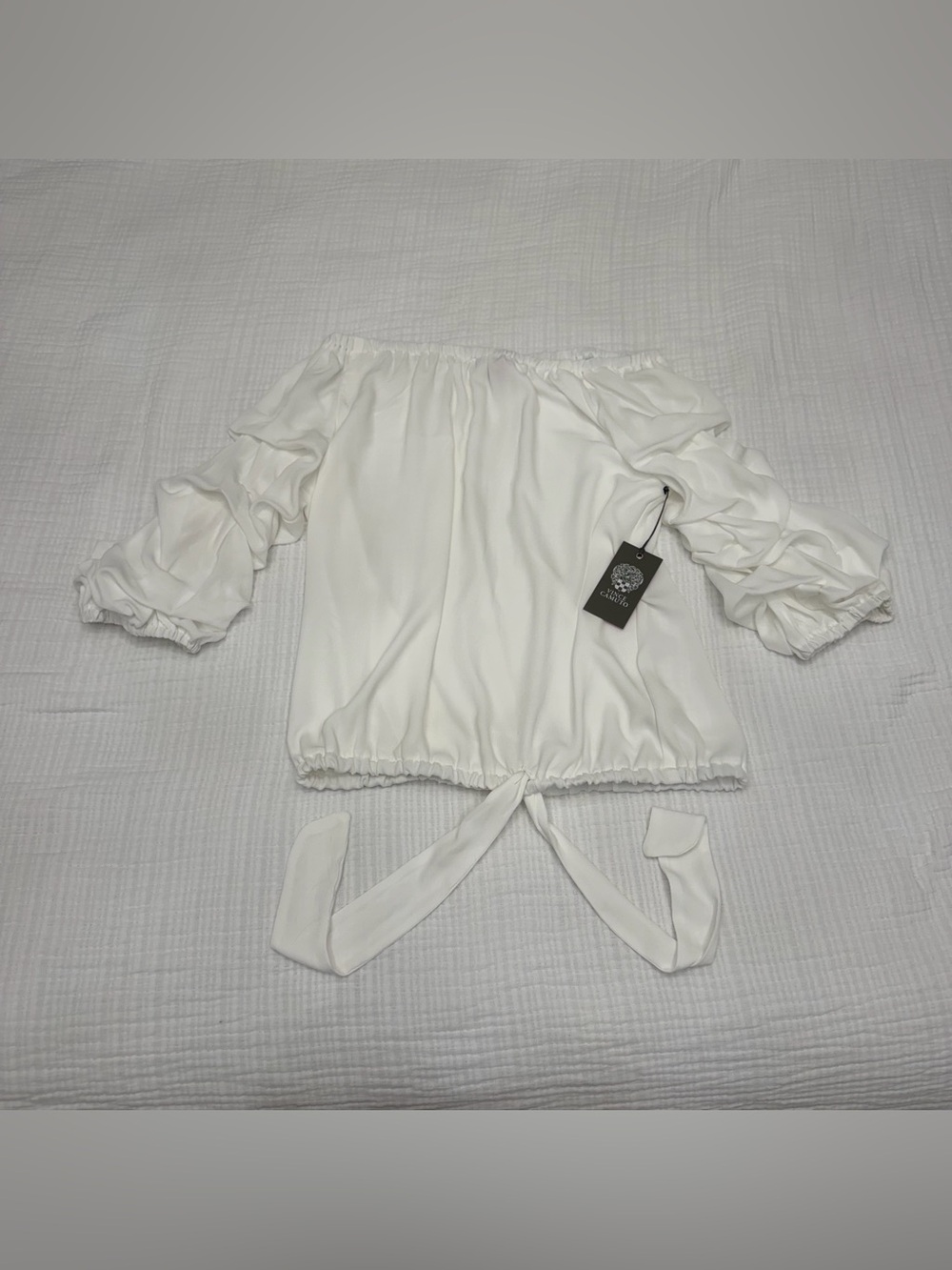 Vince Camuto White Off-Shoulder Tie-Hem Blouse